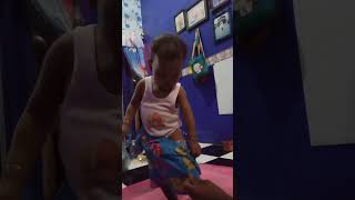 Si Bocil Buka Baju Ribet Banget