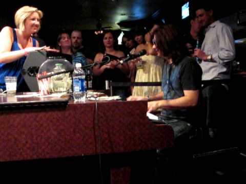 Dueling Piano Bar NYNY Las Vegas - Joey Riedel, Tiny Dancer - Elton ...