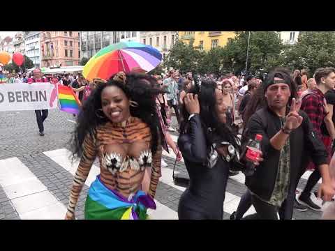 Video: Na Počesť Hrdosti LGBT Sa Rozsvietilo 7 Krásnych Amerických Pamiatok