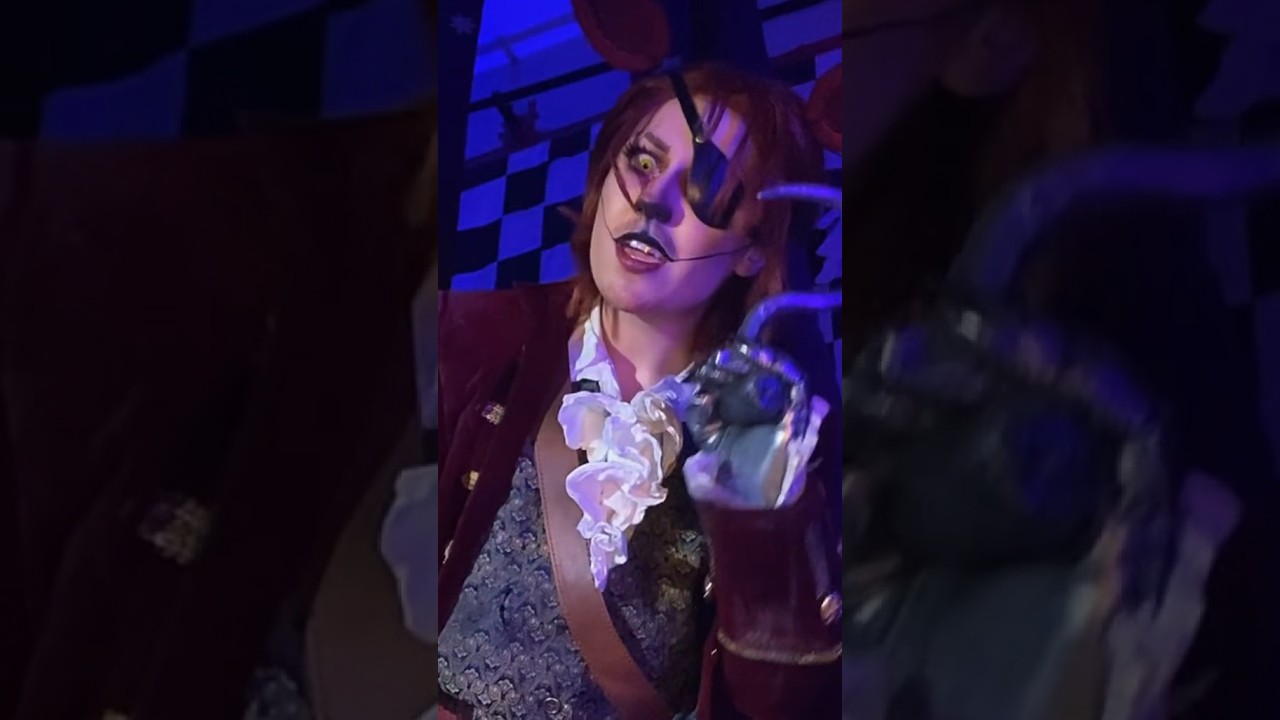 Foxy Cosplay 🦊✨ five nights at Freddy’s #fivenightsatfreddys #fnaf #fnaffoxy #foxy ceekayecosplays