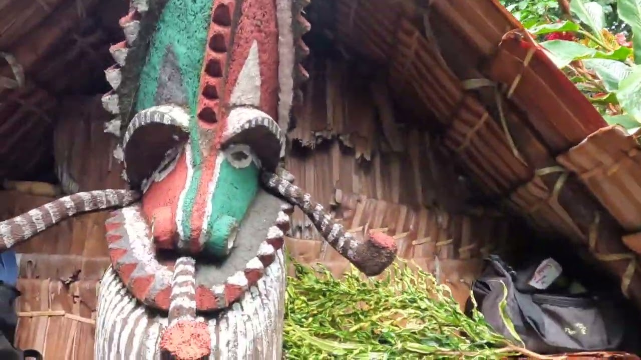 SAILING VANUATU: Ambryn Rom Dance