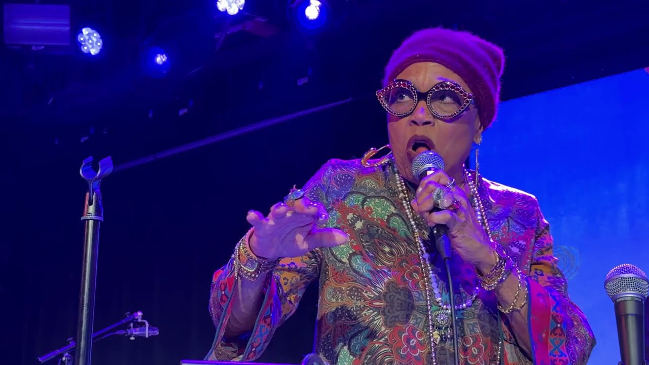 Dee Dee Bridgewater performs "Strange Fruit"