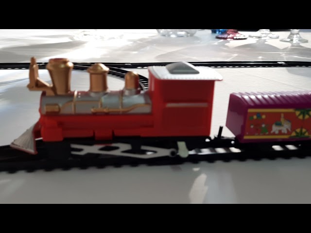 Trem Expresso Com 4 Vagões E Trilho Oval Brinquedo 78cmx26cm