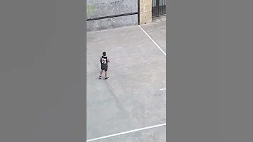 A kid playing with a ball 👍🏽👌🏽