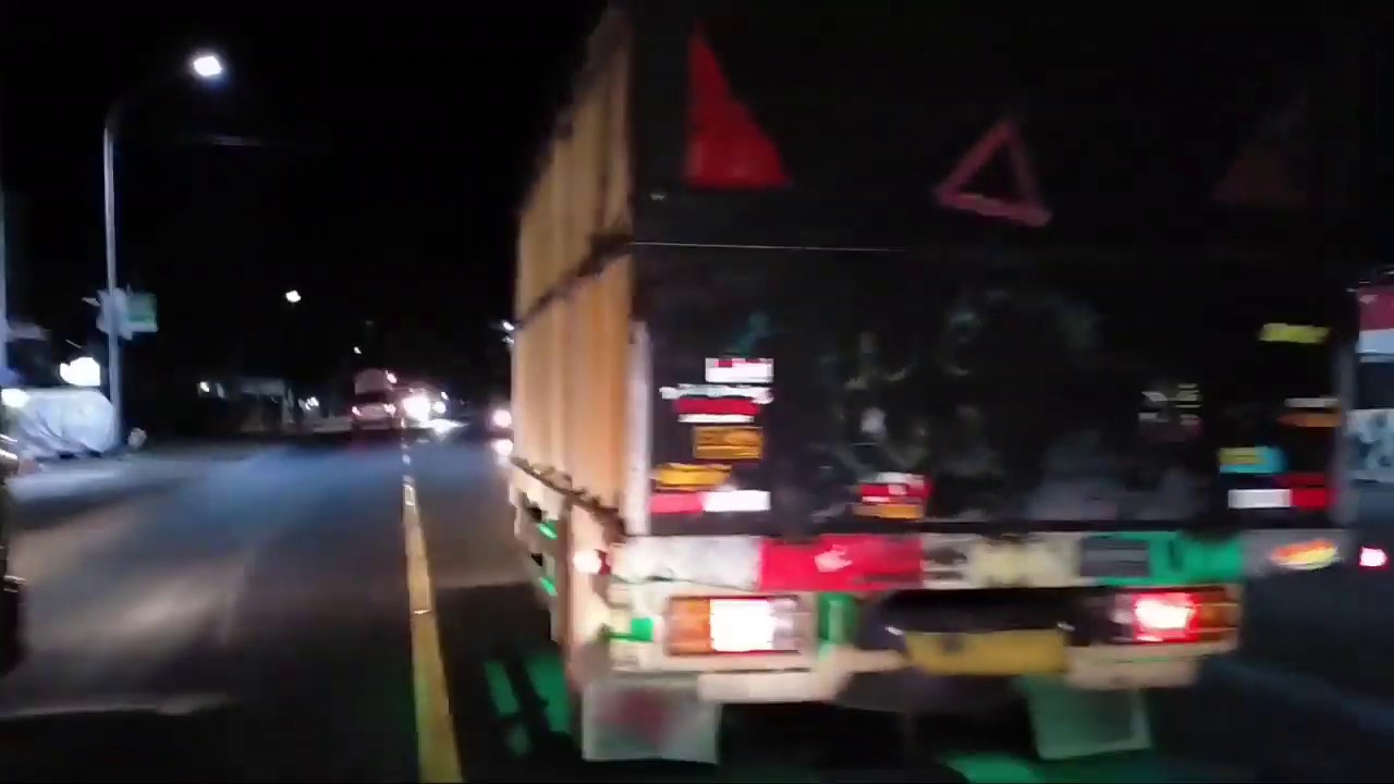  truk cabe lari kesetanan   DRIVER KOPLER  