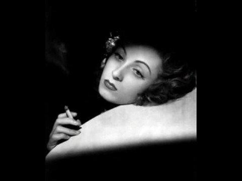 Danielle Darrieux sings tango, Paris 1942