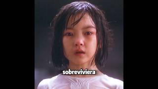 La chica se encontró con un terrible fantasma de agua mientras se lavaba la cara #peliculas #cine