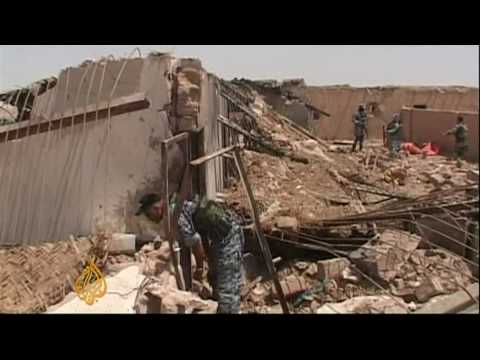 أسفرت عدة تفجيرات عن مقتل العديد من الأشخاص في العراق
