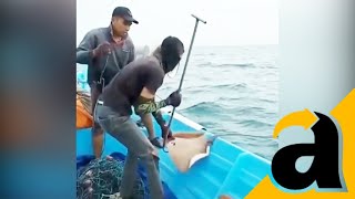 Seorang Nelayan Terkapar Setelah Terkena Sengatan Ikan Pari