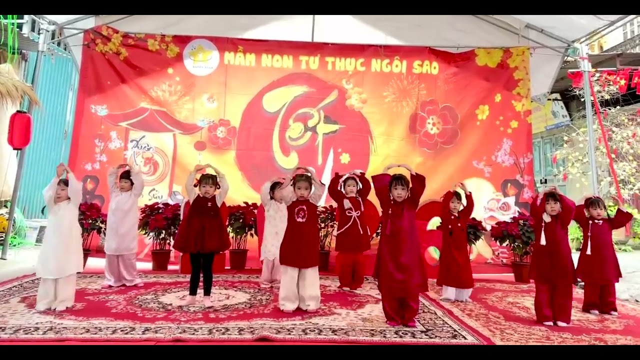 Bé đón tết sang - MQa