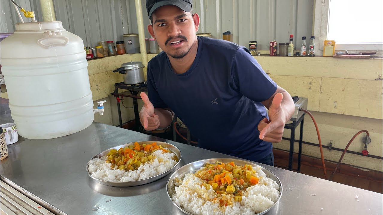 Today Special Dhaba Style Mix veg Recipe Bana Diya.😋 || Bengaluru PG || 