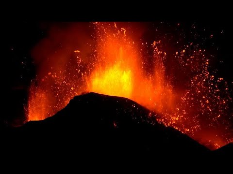 Извержение вулкана Этны на Сицилии
