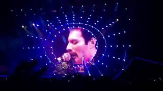 Queen + Adam Lambert - Bohemian Rhapsody (Piazzola Sul Brenta 2016)