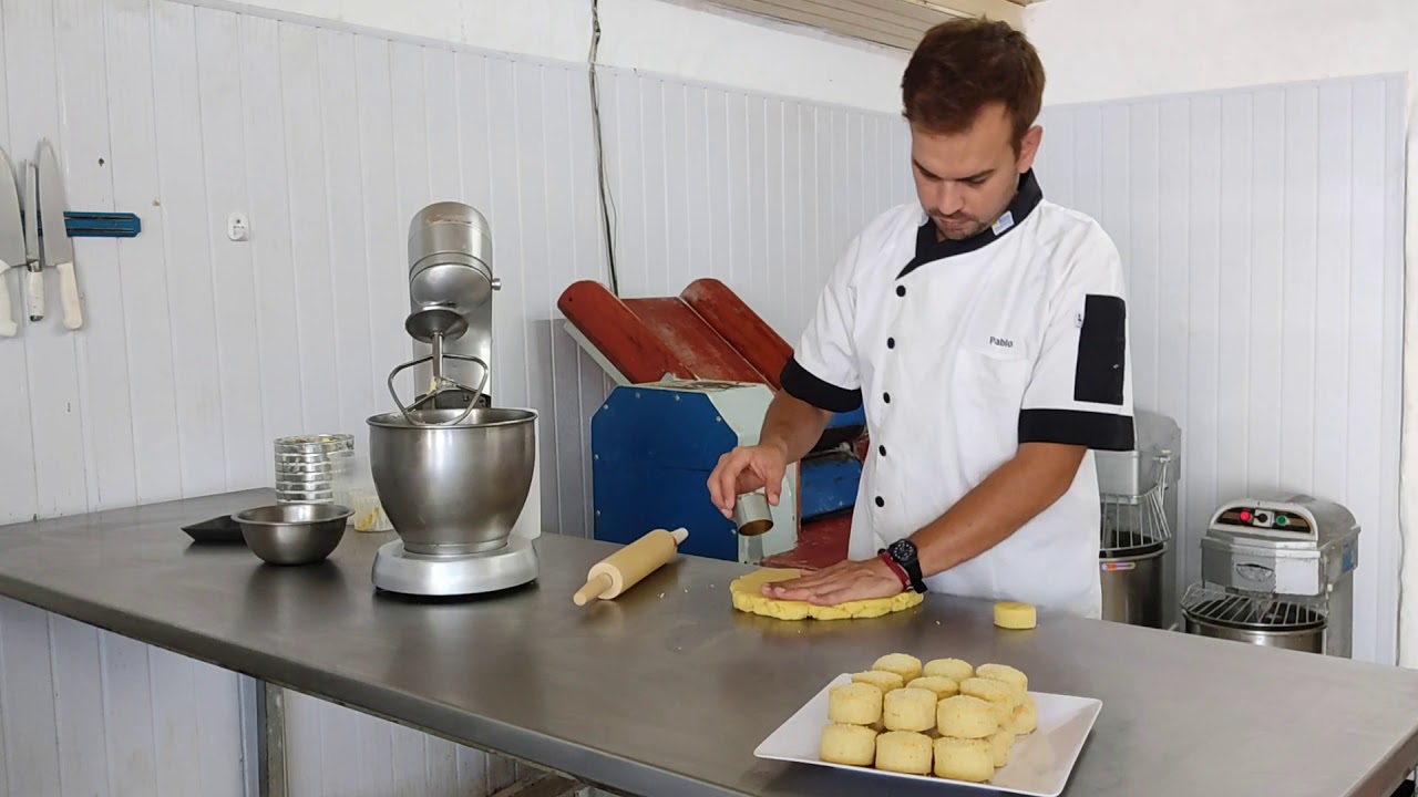 scones de queso super fácil desde adentro de la panadería