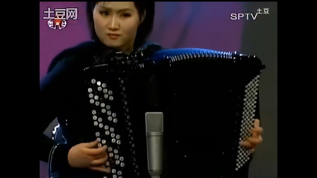 North Korea- Eine von MORANBONG모란봉악단 Pfingstrosenhügel- Kim Hyang- Sun ...