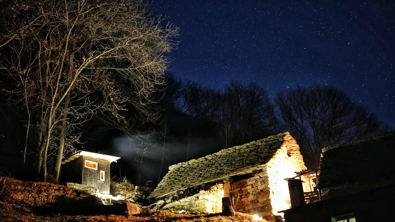 В домике наконец-то появилась собственная ванная комната! Но теперь пора копать...