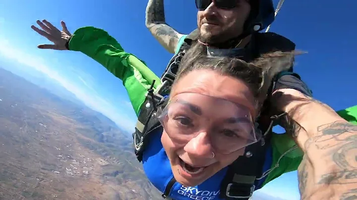 Karin Skydiving2