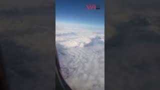 Un avion Genève-Alger d'Air Algérie survole le Mont Blanc