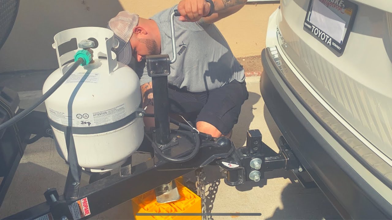 How to hitch a trailer with sway bars YouTube