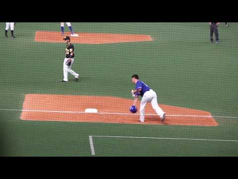 20180520 松坂大輔投手　3塁上でヘルメットで投球練習