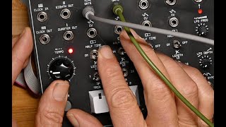 Download Lagu C.K. bouwt een EDU Drum Sequencer kit van mki en Erica Synths, eurorack MP3