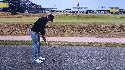 Jordan Spieth makes par from the road 17th road hole 2022 open St Andrews.