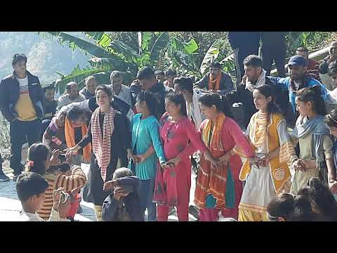 जोनसारी कॉम्पिटिशन लडका लडकियो की जोरदार पहल Panjiya Pahari competition boy girls dance in ground