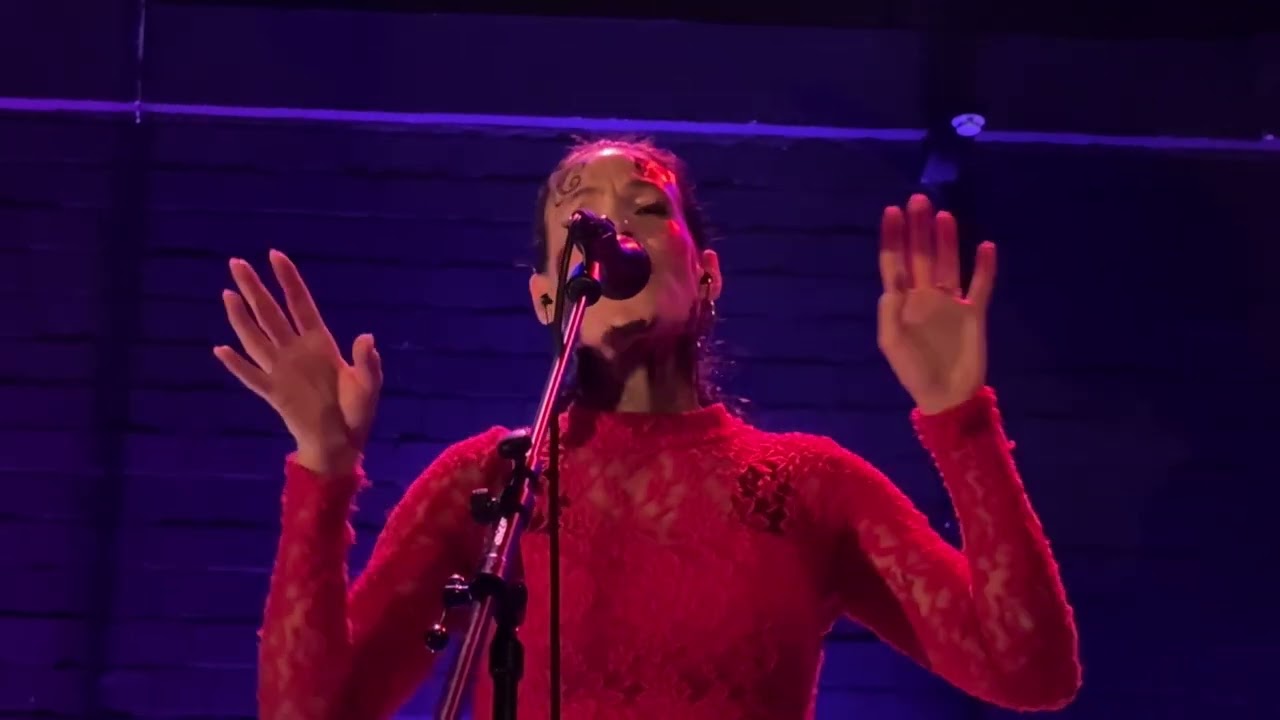 CocoRosie perform “By Your Side” at Kampnagel, Hamburg 30th July 2025