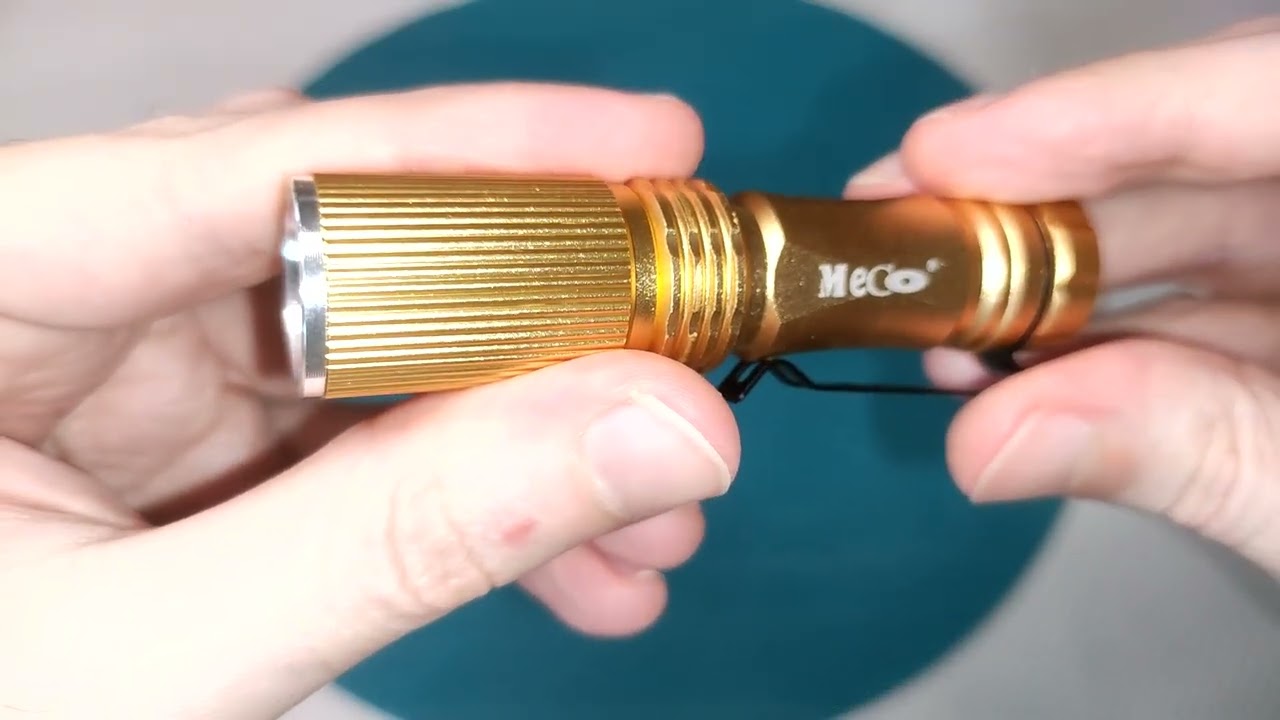 Meco XPE-Q5 Pocket Zoomable Flashlight