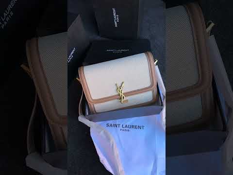 Сумка жіноча Solferino Medium Canvas Crossbody Bag in Beige, видео 1