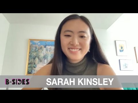 Sarah Kinsley Talks How Turning 20 Inspired New EP &#039;The King&#039;, Going Viral on TikTok