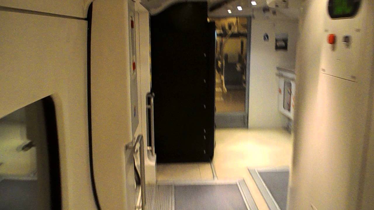 Interior de un Media Distancia 599