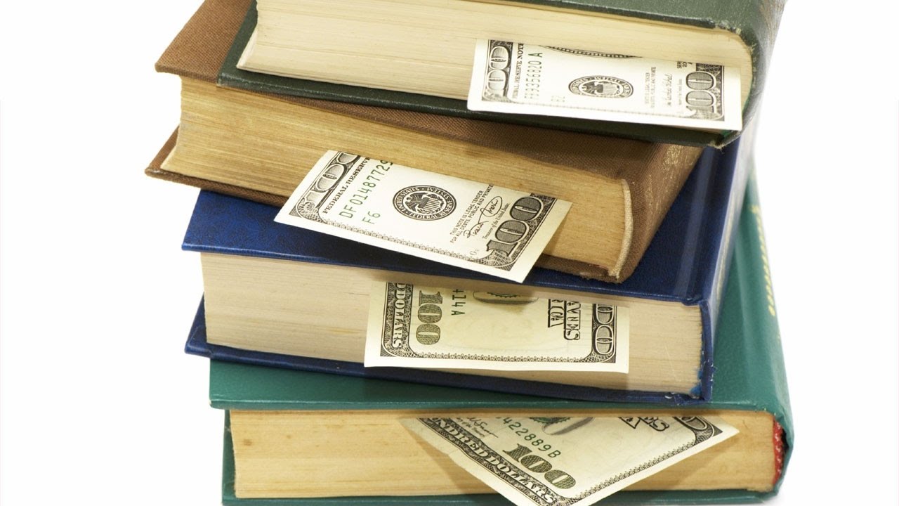 Писатель денег. Книги про деньги. Деловая литература. Деньги в литературе. Деньги в книжке.