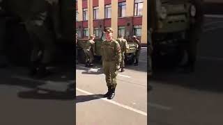 Сбор военного УАЗика за полторы минуты (приколы армия, лучшие видео, смешные ролики, смех, угар) Сбор военного УАЗика за полторы минуты (приколы армия, лучшие видео, смешные ролики, смех, угар)
