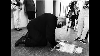 Falschgold Zeitgold - Steyr Stadtplatz Rathaus Gold Gekröntes Premium Movie Kunst Kultur