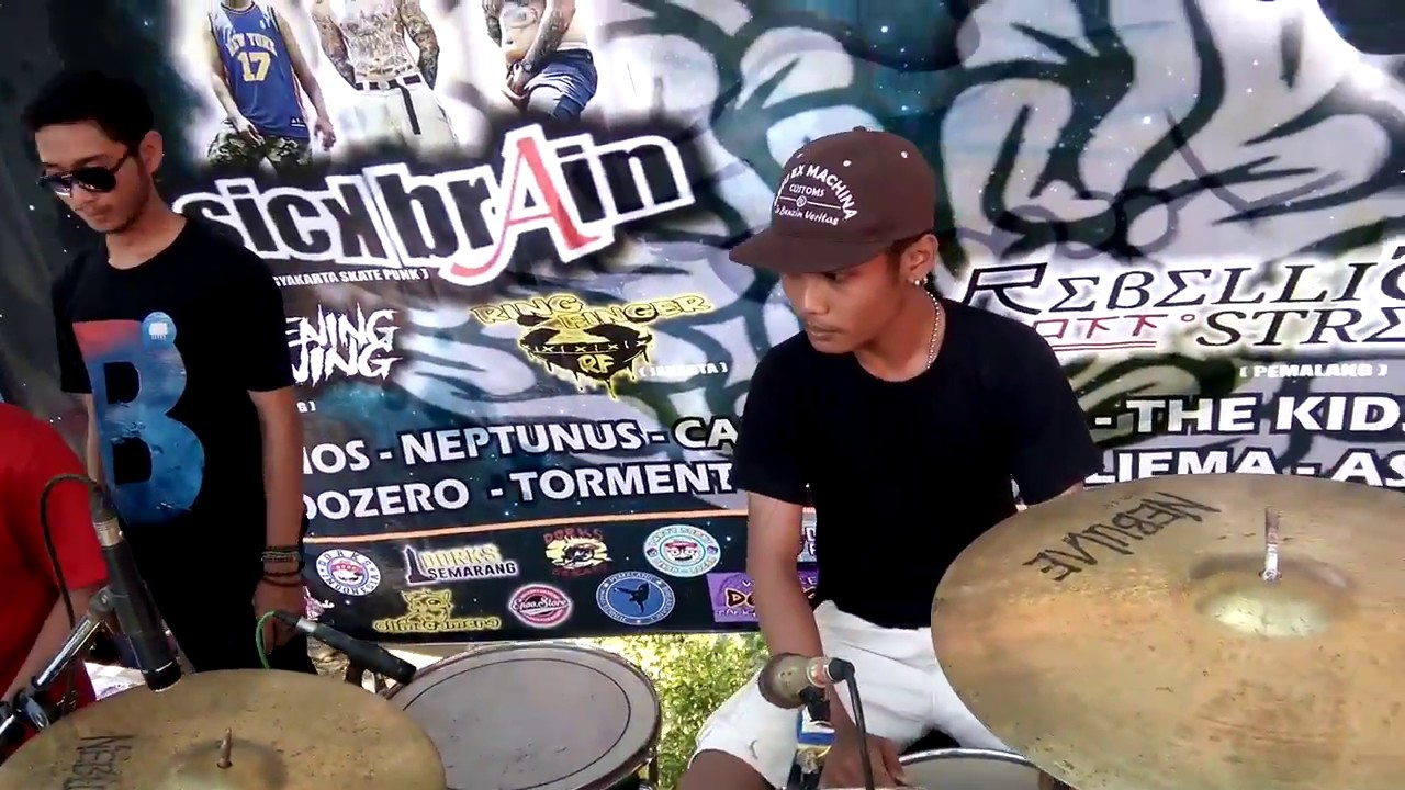 cover band wesele rsr rock bukan pahlawan (cover superman is dead)