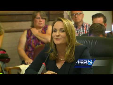 Lawmakers grill Iowa DHS in tense oversight hearing
