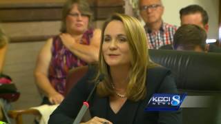 Lawmakers grill Iowa DHS in tense oversight hearing