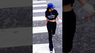 street style look 🙂 #short #shortsfeed #ytshorts  #fashion #fashiontrends #fashiongirl