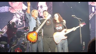 Rush ~ Working Man ~ Final Song at their last show on the R40 Tour ~ LA Forum ~ 8/1/2015 chords