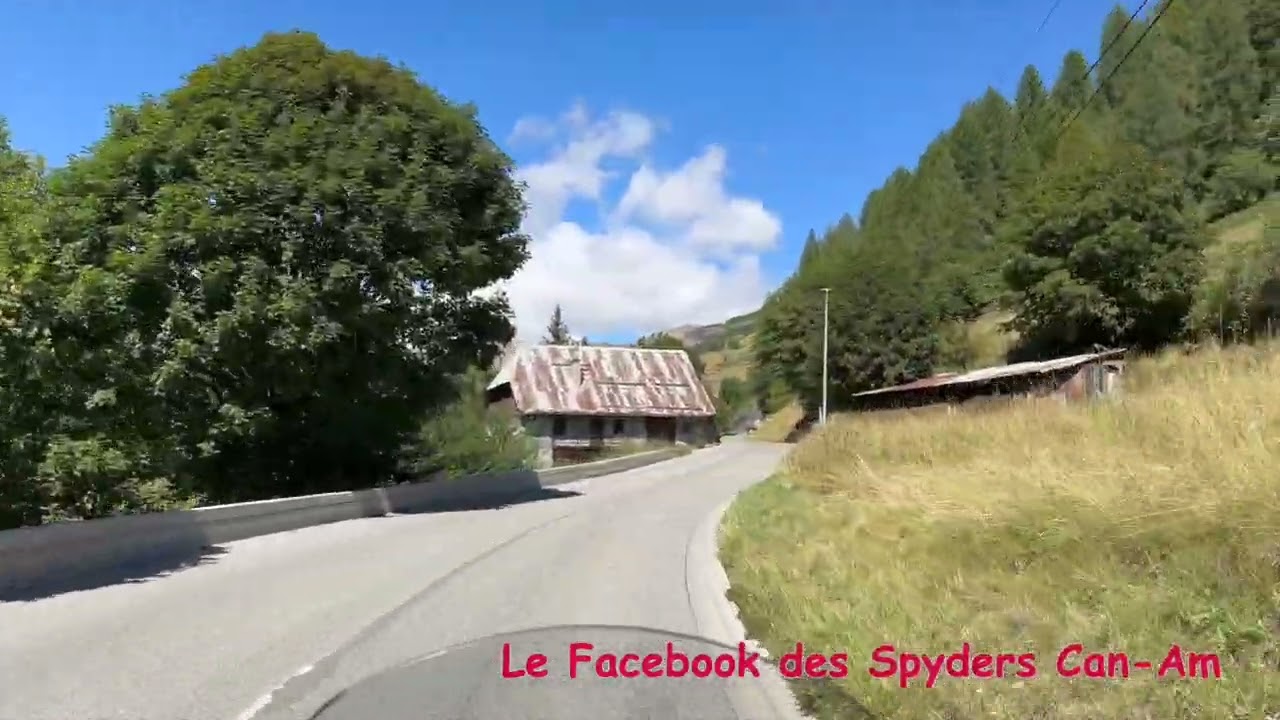 Can-Am Spyder RT à la cascade de la Lance et retour par le col d'Allos