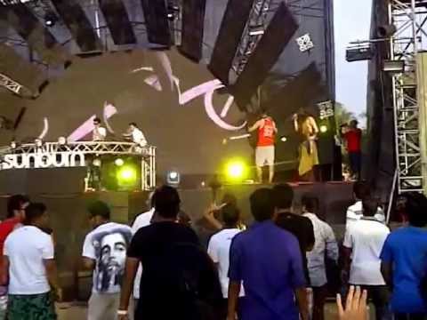 ANEESH GERA drops DOWNPIPE - UNDERWORLD as last track at SUNBURN FESTIVAL GOA 2012 Day 2