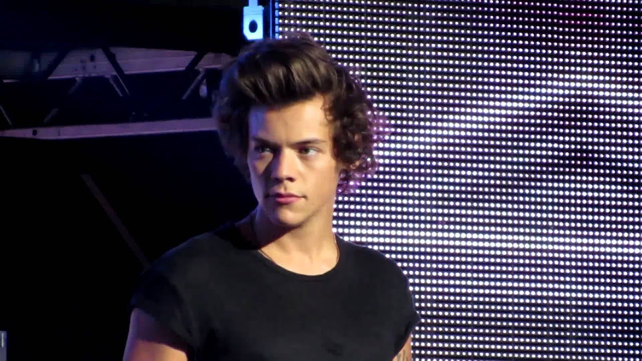 One Direction In Philadelphia - Intro, Up All Night and I Would