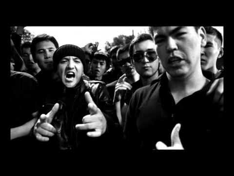 Әтешті үрлеу туралы бейне Есектегі ересек адамды қараңыз