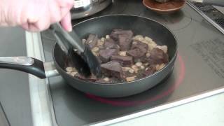 猟師メシ　エゾ鹿肉のカットステーキ　牛脂添加　ガーリック