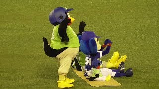 20170727 ドアラ・つば九郎先生･つばみちゃんもゴザ敷いて観賞 神宮球場花火300発！！