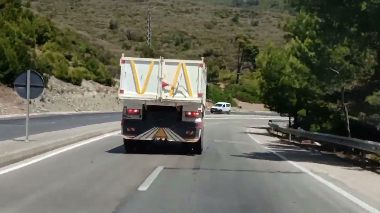 جمال الطريق بين أصيلة و تطوان