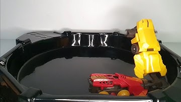 Fight☆036 - BLAZE HAWK vs FORTRESS FIST - Battle Bot Vehicles Ultimate Battle!