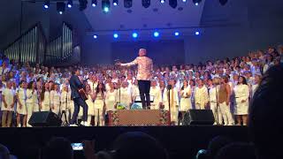 Happy Voices Och Niklas Strömstedt - Om