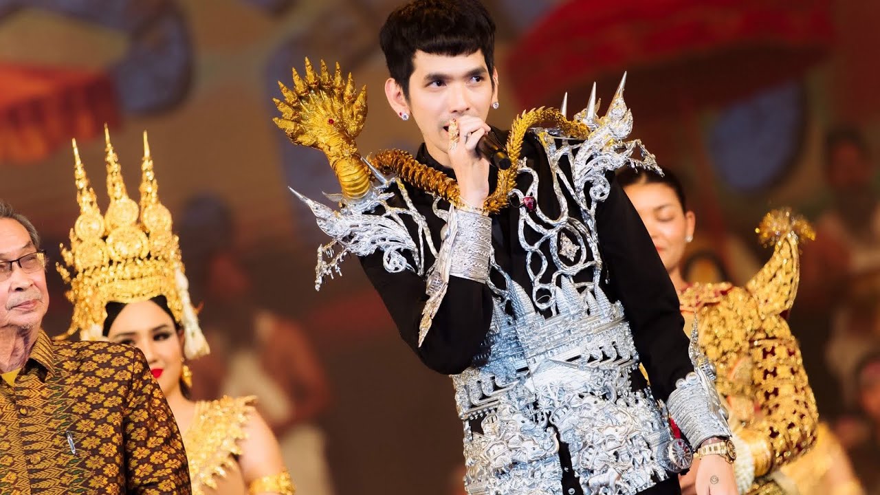 ខ្លឹមព្រះនគរ  មហានគរ ៚